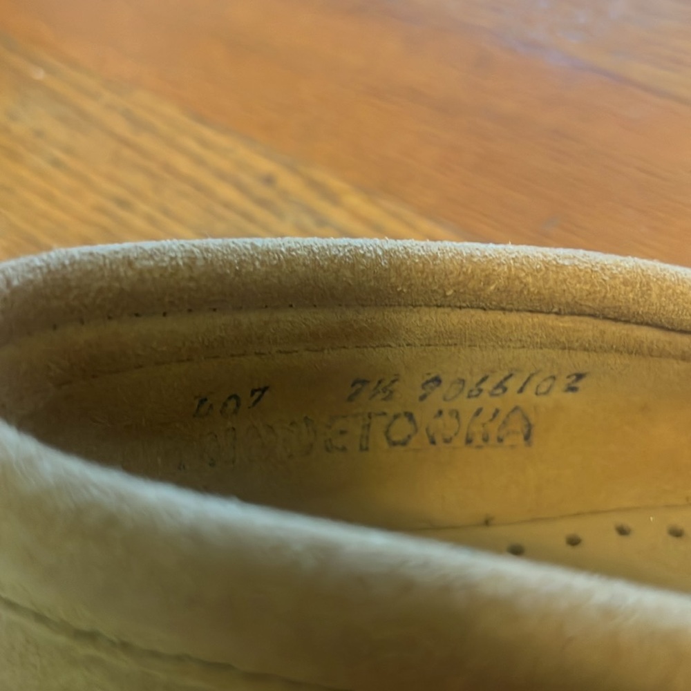 Minnetonka Tan Moccasins with Fringe and Bow 7.5 - Picture 7 of 8